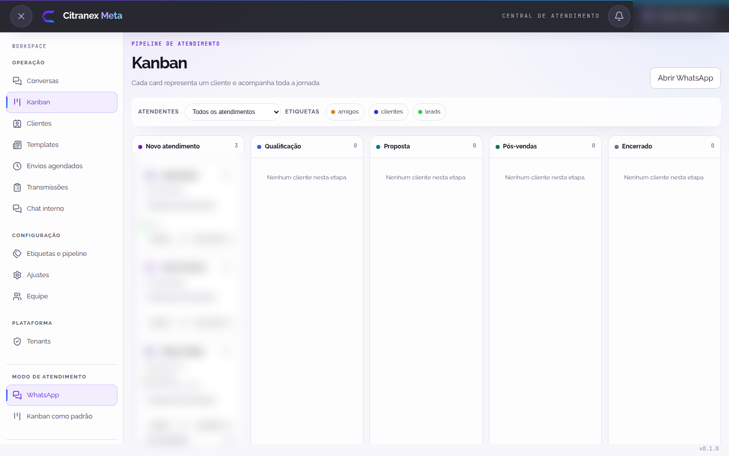 Pipeline Kanban de atendimento com etapas, etiquetas e responsáveis